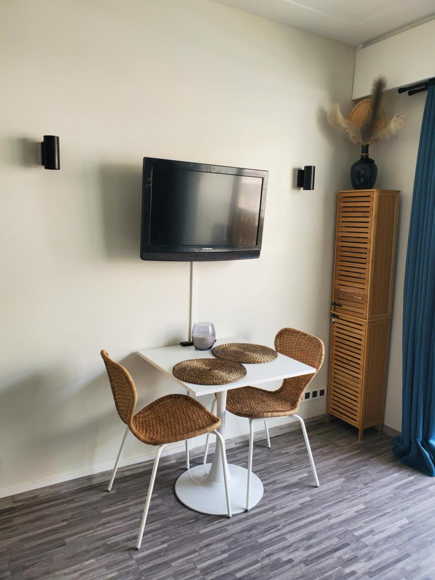 Monaco A 50m, Neuf, Clim Et Wifi Appartamento